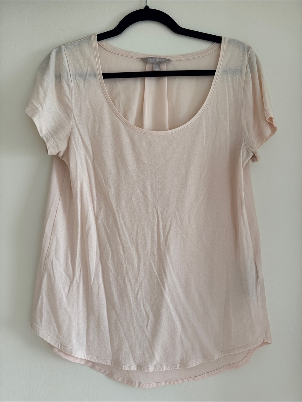 Banana Republic Short Sleeve Scoop Neck Tee in Light Blush